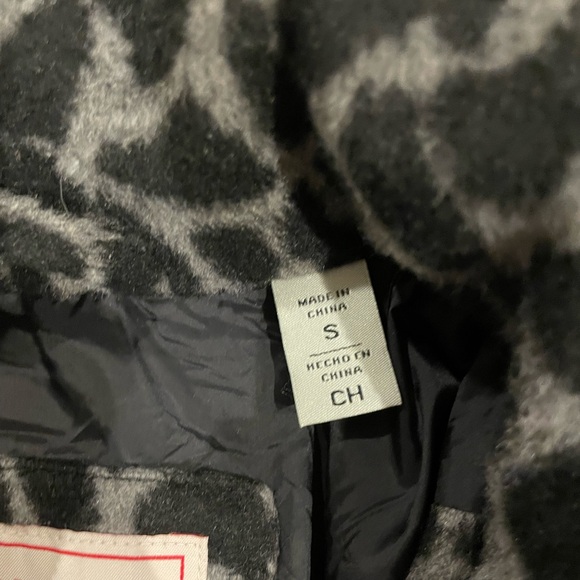Levi's Black and Gray Leopard Puffer Jacket - Picture 4 of 4